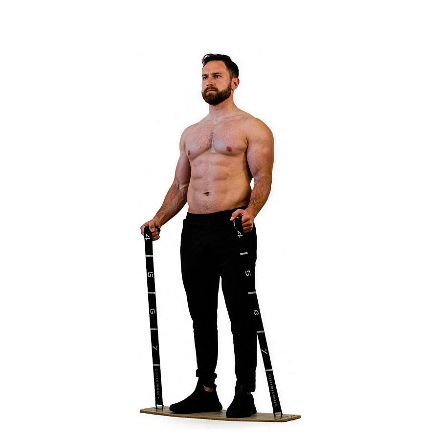 Bizepscurls mit Band am Push up Board
