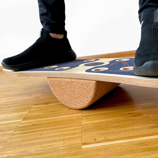 Sportboard_Balance_Training_mit_Halbrolle