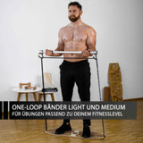 Bizeps Curls mit der Fitnessstange und Fitnessbänder